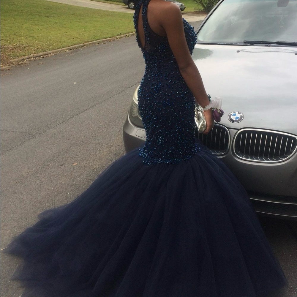 SHERRI HILL, size 4, navy blue, prom gown in mint condition